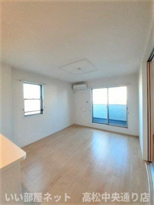 【居間・リビング】 | サンテクラージュ木太町Ｄ