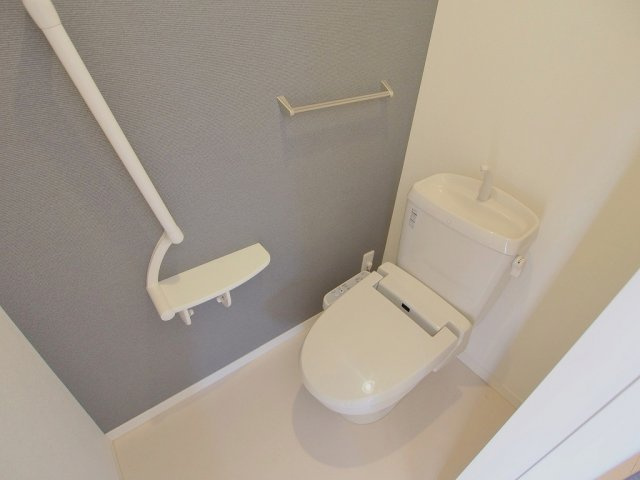 カーサソレアードBのトイレ