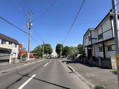【前面道路含む現地写真】 | 北区北26条西13丁目　更地渡し売り土地 | 前面道路にから都市ガス引き込み可能♪