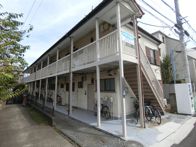 根岸スカイハイツの外観