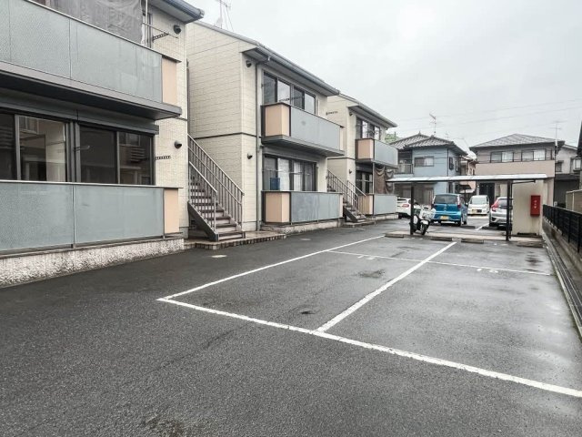 ミレニアムガーデンⅡの駐車場