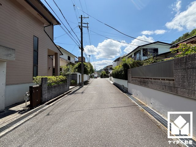 西宮市花の峯の前面道路含む現地写真|前面道路含む現地写真です
