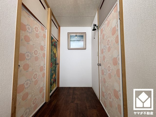 西宮市花の峯の玄関|シンプルで洗練された玄関スペース。帰るたびにホッとできる、心地よい住まいの入り口。