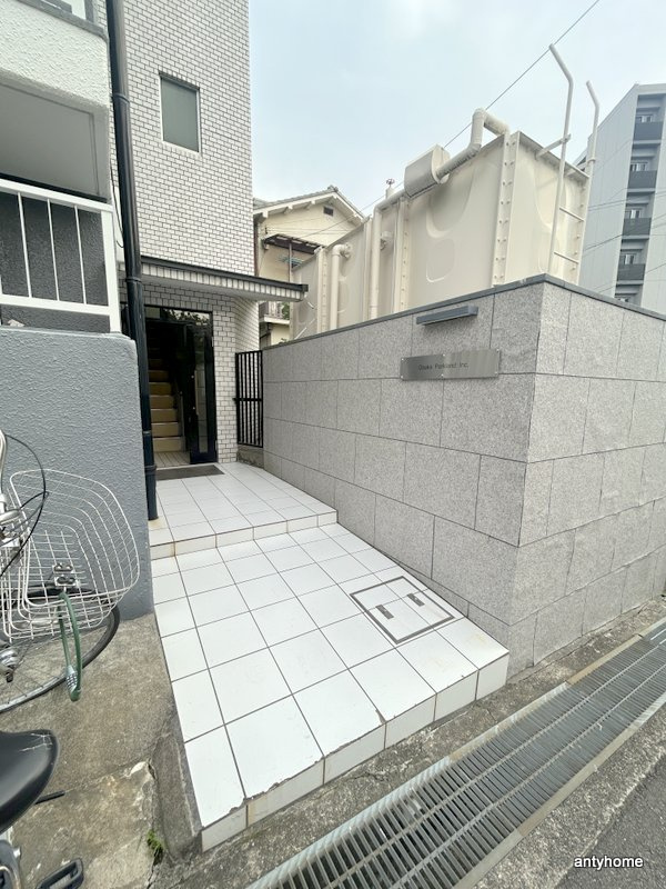 Osaka Parkland Ink.　仲介手数料無料のエントランス