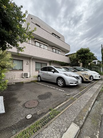 ＳＨ　ＭＡＮＳＩＯＮ本鵠沼の駐車場