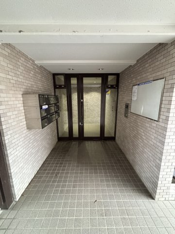 ＳＨ　ＭＡＮＳＩＯＮ本鵠沼のエントランス