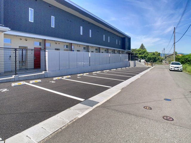 コンフォートワンの駐車場