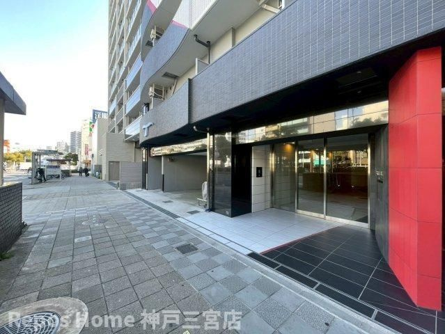 セレニテ神戸ミラクのエントランス