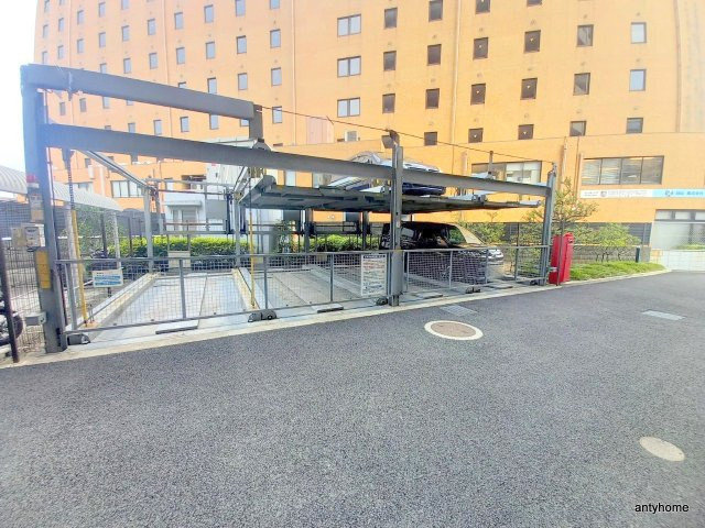 ユニティ北川口　仲介手数料無料の駐車場