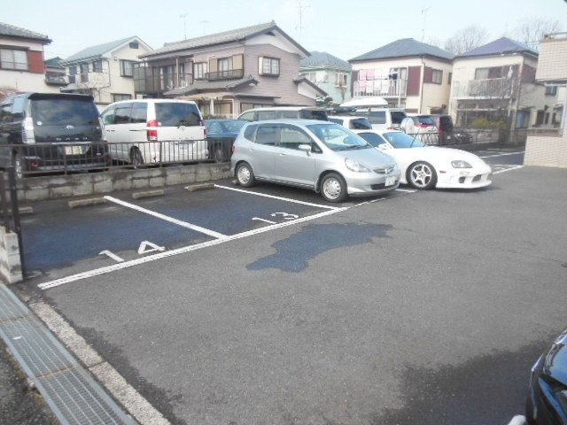セントラルパークハイツの駐車場