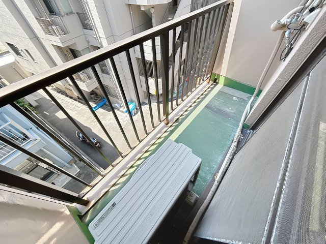 ラウンジSAのバルコニー