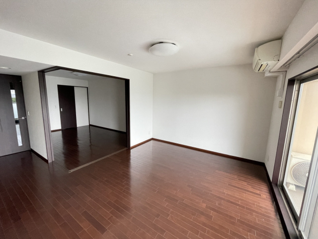サニープレイス西芦屋２号館の居間・リビング