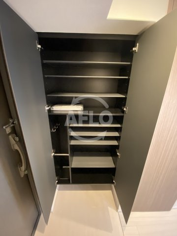 La Douceur西天満（ラドゥセール西天満）の玄関|S-RESIDENCE西天満Grand Jour　シューズボックス