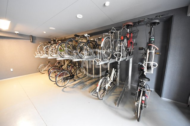 La Douceur西天満（ラドゥセール西天満）の駐車場|S-RESIDENCE西天満Grand Jour　駐輪場
