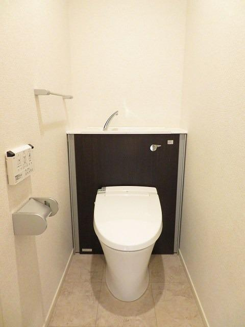 シュトラーレ八日町のトイレ