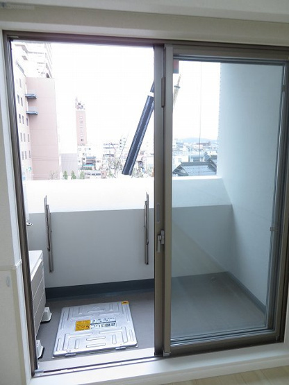 【バルコニー】 | シュトラーレ八日町