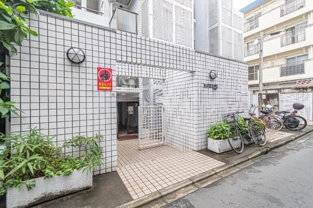 トップ・ルーム新宿のエントランス|エントランス