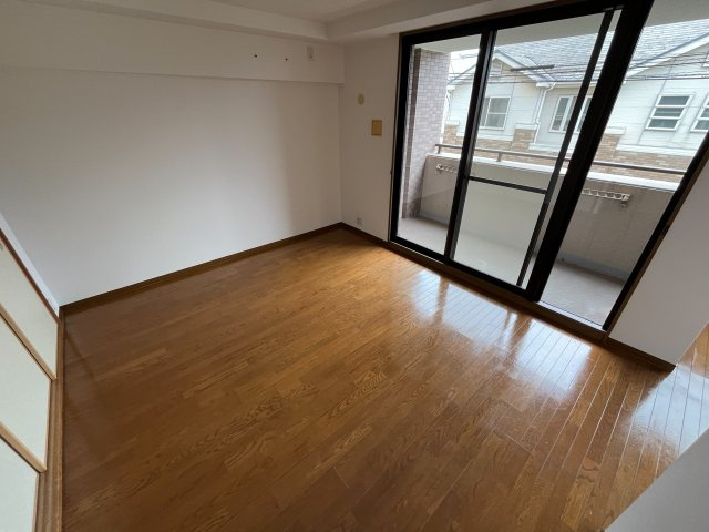 芦屋西山アーバンライフの居間・リビング
