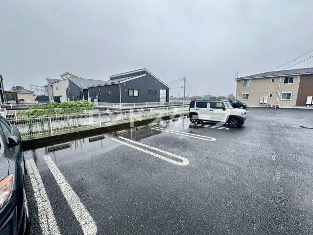 ブレッザ　Ⅱの駐車場|高崎、前橋のお部屋探しはエンドスケープまで！お客様の理想お聞かせ下さい♪