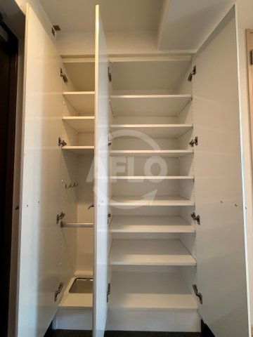 プレサンス梅田EASTの収納|プレサンス梅田EAST　シューズボックス