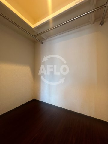 プレジオ梅田の収納|プレジオ梅田　ウォークインクローゼット