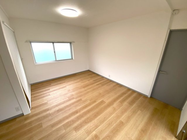 【洋室】 | 旭ヶ丘5丁目店舗付き戸建 | 洋室１☆