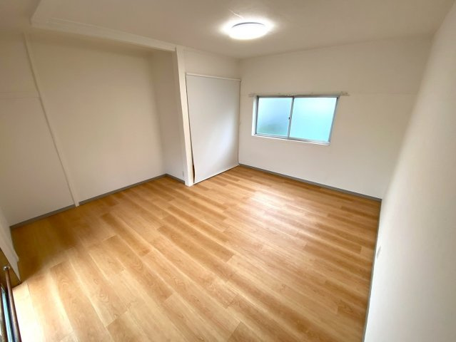 【洋室】 | 旭ヶ丘5丁目店舗付き戸建 | 洋室１☆