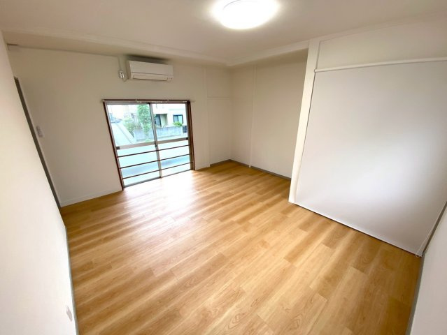 【寝室】 | 旭ヶ丘5丁目店舗付き戸建 | 洋室１☆