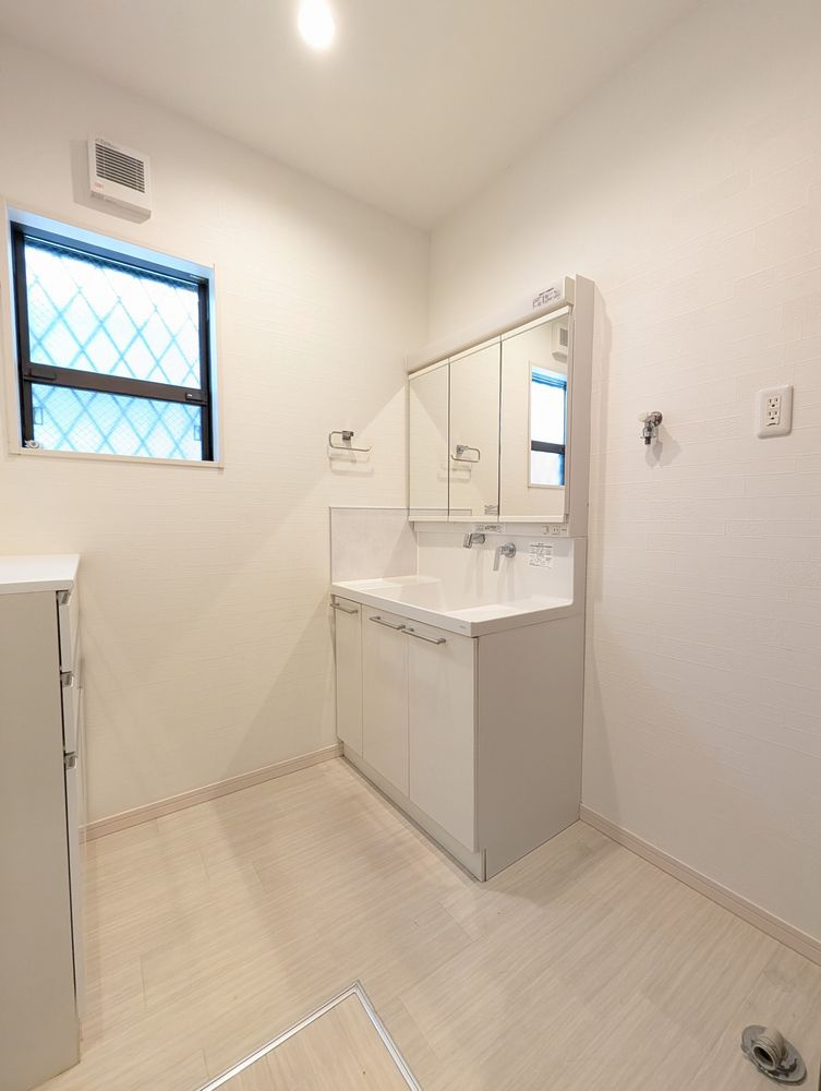 港区秋葉２丁目戸建の洗面所|１階：洗面室