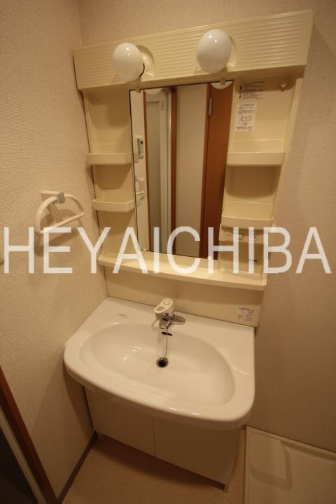 カーサ・アカマの洗面所