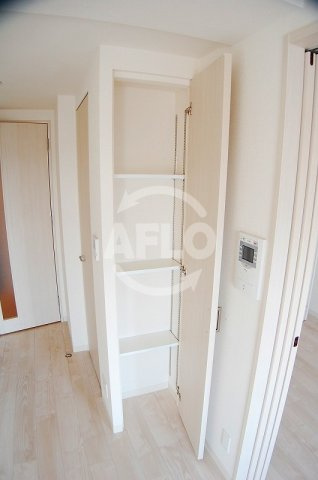 プレサンス難波セレクトの収納|プレサンス難波セレクト　物入