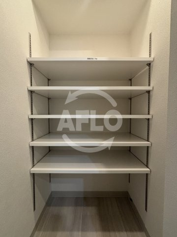 アーバネックス南森町WEST　堀川小学校区の収納|アーバネックス南森町WEST　シューズインクローゼット