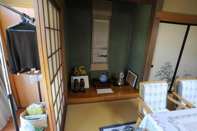 若里4丁目　中古住宅の玄関