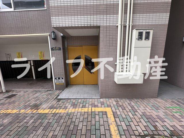 イーストマンションのエントランス