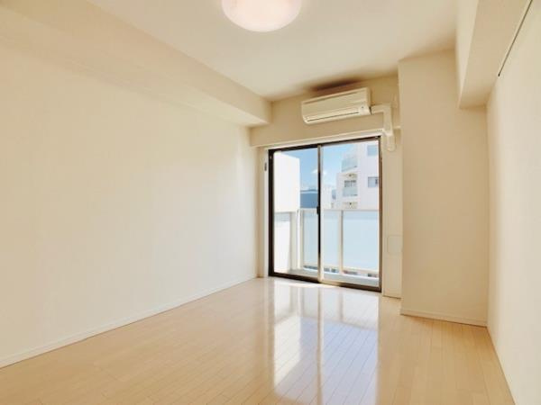 リアルスウィート三軒茶屋の居間・リビング