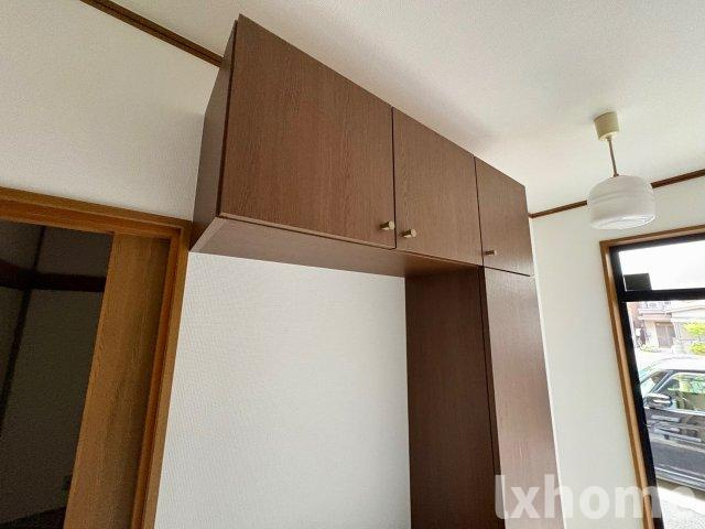 ヒガシナラニチョウメカシヤの内装