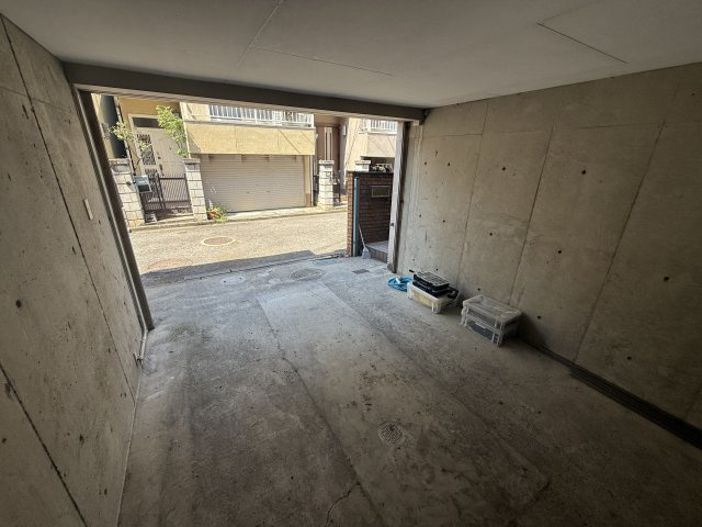 広陵町三吉戸建の駐車場