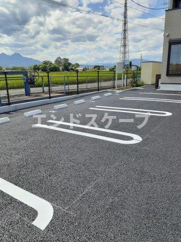 ラピス　レジデンスの駐車場|高崎、前橋のお部屋探しはエンドスケープまで！お客様の理想お聞かせ下さい♪