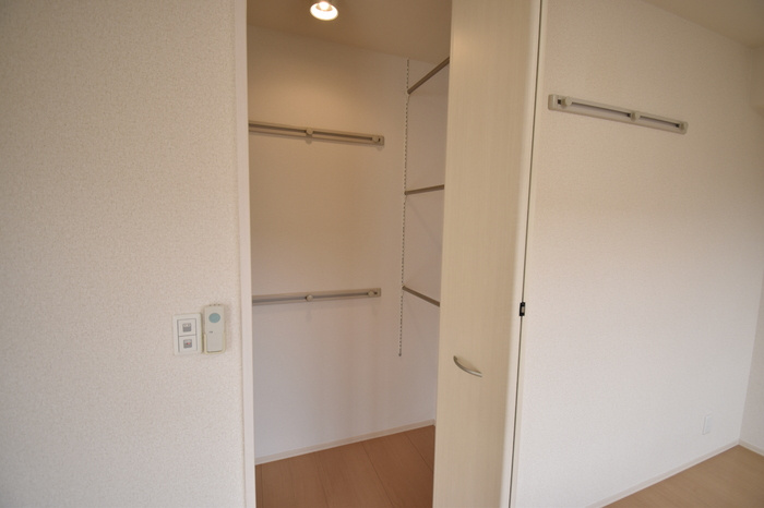 グランモア町村　A棟の収納