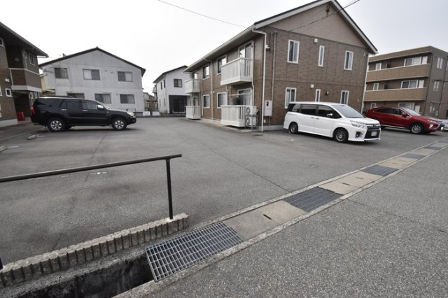 グランモア町村　A棟の駐車場