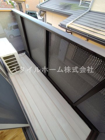 ユトリロ浪ノ上のバルコニー