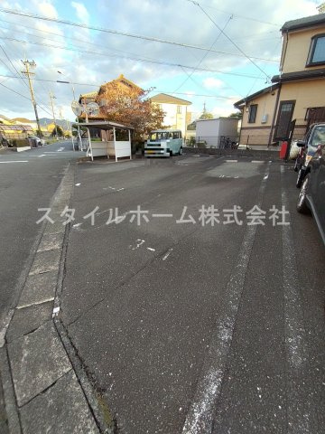ユトリロ浪ノ上の駐車場