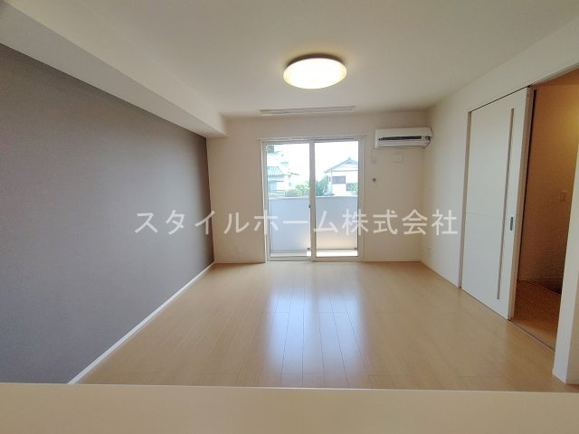 ＯＩＳＴの居間・リビング|別部屋です。