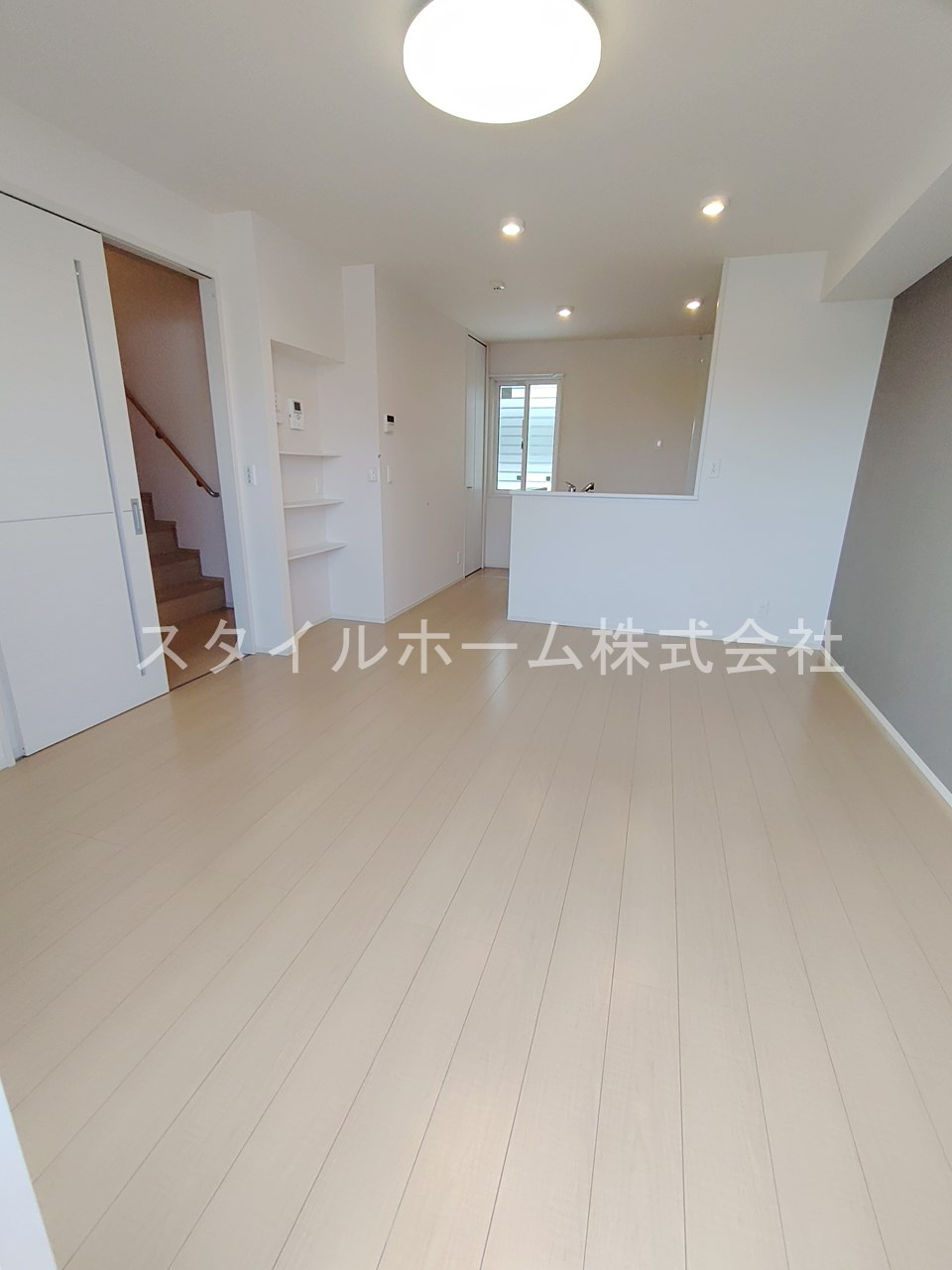 ＯＩＳＴの居間・リビング|別部屋です。