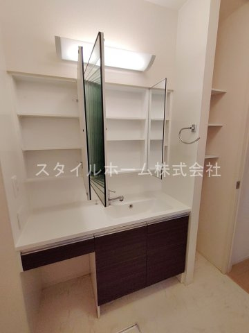 ＯＩＳＴの洗面所|別部屋です。