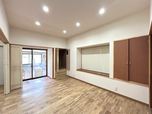 宇都宮市大和１丁目　5ＬＤＫ　中古住宅の居間・リビング