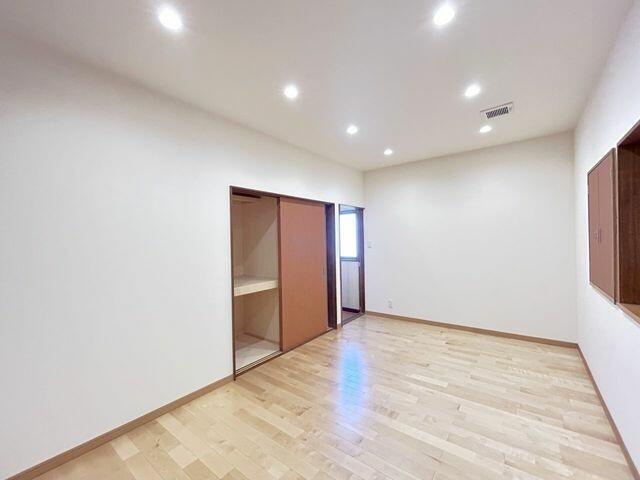 宇都宮市大和１丁目　5ＬＤＫ　中古住宅の洋室