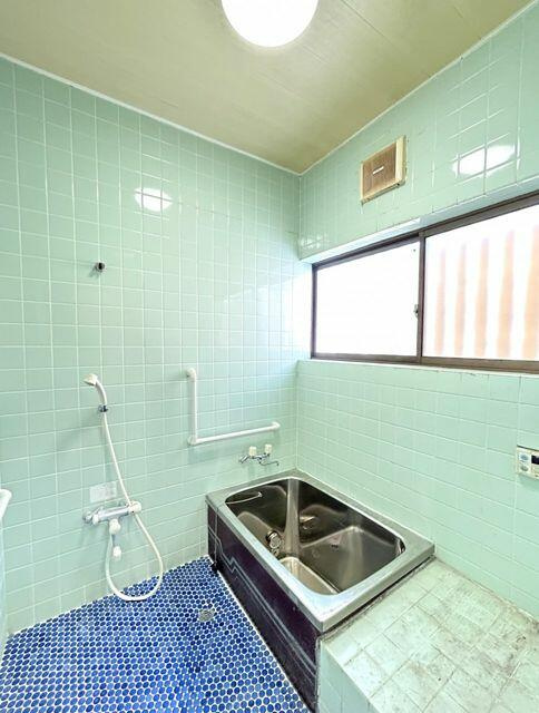 宇都宮市大和１丁目　5ＬＤＫ　中古住宅の浴室