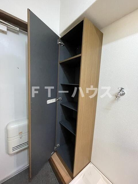 ロイヤル行徳の収納