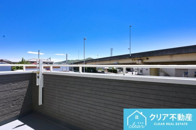 【バルコニー】 | 桐生市広沢町4丁目　アイダ設計 | ５０号沿いのお家なので遮るものがなくいつでも明るい◎